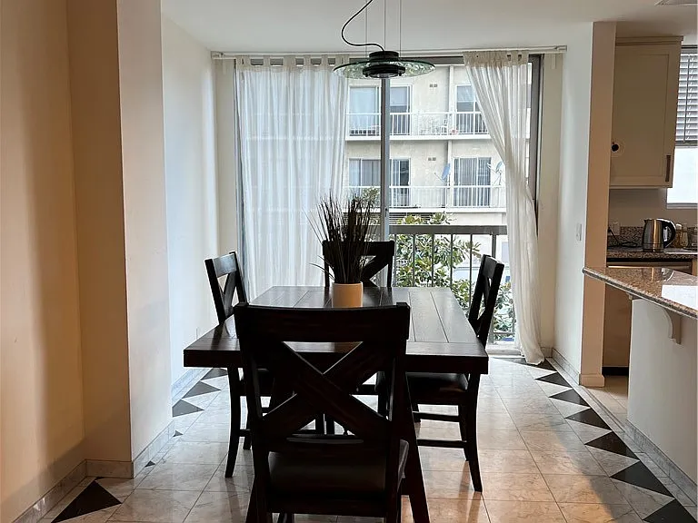 10747 Wilshire Blvd #505 — Photo 13