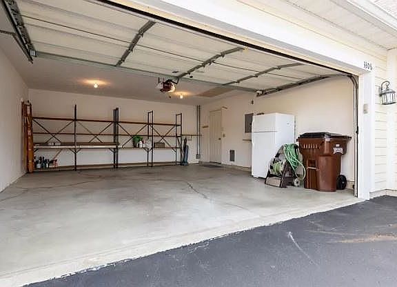 Garage 20'x22' Attic Storage
