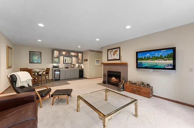 5498 Maple Ridge Ct — Photo 33