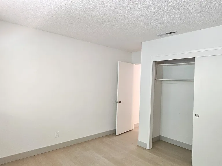 5031 Sparrow Ct — Photo 11
