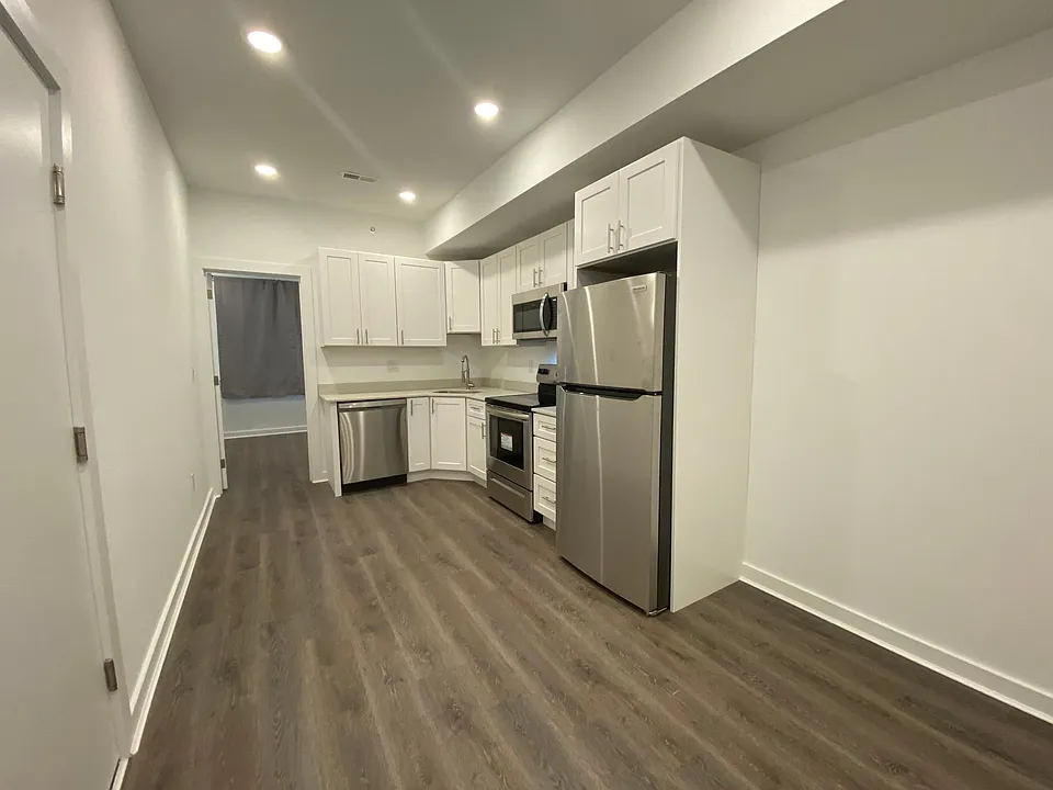 4936 W Thompson St #2
