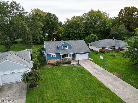 2nd image of 637 Meadowlane Dr E