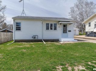 418 Ruth Pl, Clinton, IA 52732