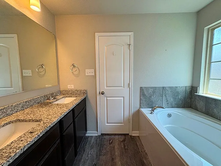 1908 Delano Dr — Photo 17