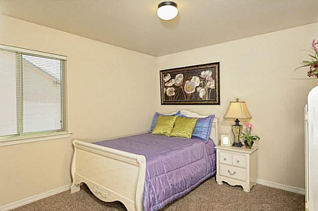 2nd image of 14637 Jesus Almeida Ave