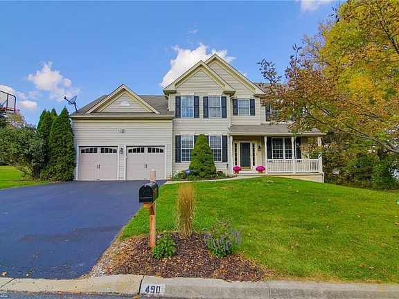 3rd image of 490 Ramblewood Dr