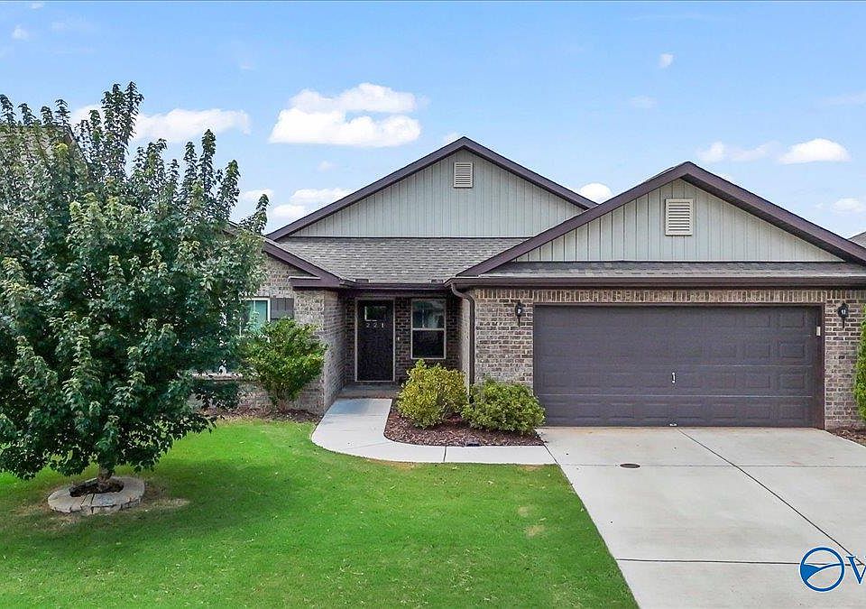 1st image of 221 Hydra Cir