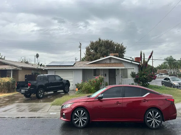 195 N Bellah Ave, Lindsay, CA 93247