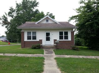 231 S 1st St, Vandalia, IL 62471