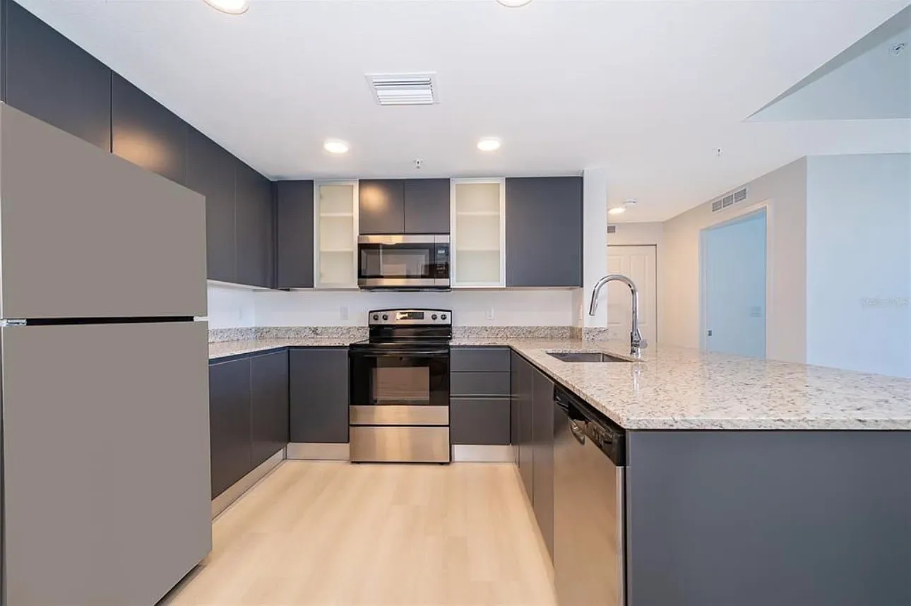 3 bed, 1050 sqft, $1,850 — Photo 1