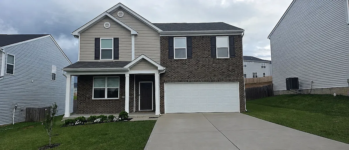 4003 White Pine Ln — Photo 1