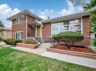 8051 Latrobe Ave, Burbank, IL