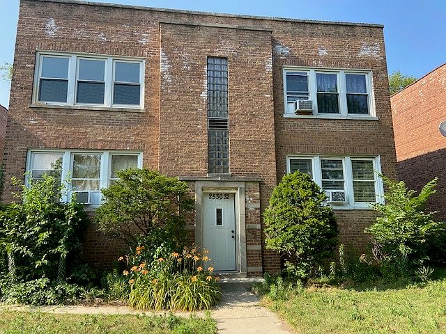 1st image of 2532 W Touhy Ave #2W
