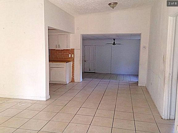 4th image of 5233 Van Aken Dr