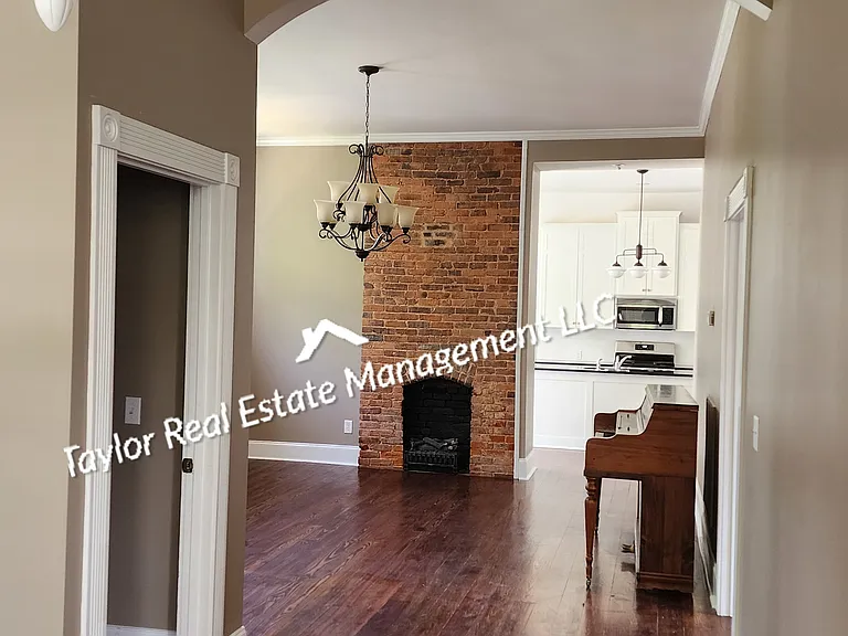 1100 N Montgomery Ave — Photo 17
