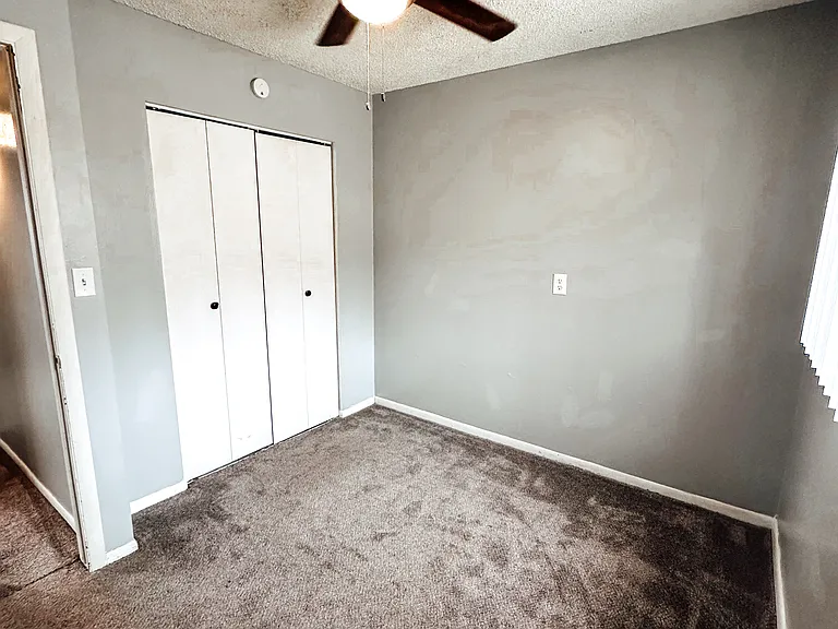 1627 W Maple St — Photo 17