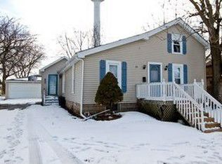 74 Maple St, Sugar Grove, IL 60554