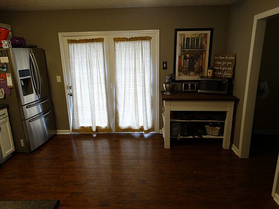 5th image of 5521 Elaine Ln