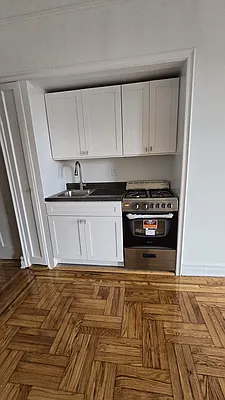 Rented by Golden Lioness Corp | media 4