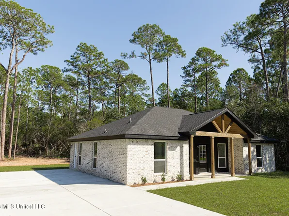 3301 Bonita Rd, Gautier, MS 39553