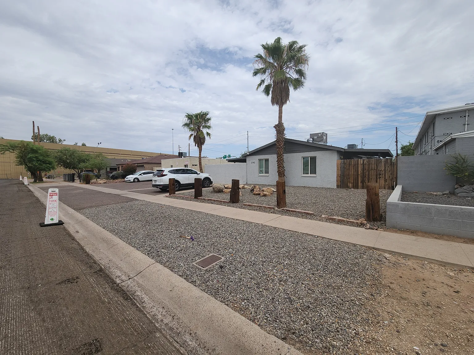 2142 E Taylor St Phoenix AZ 85006 — Photo 2