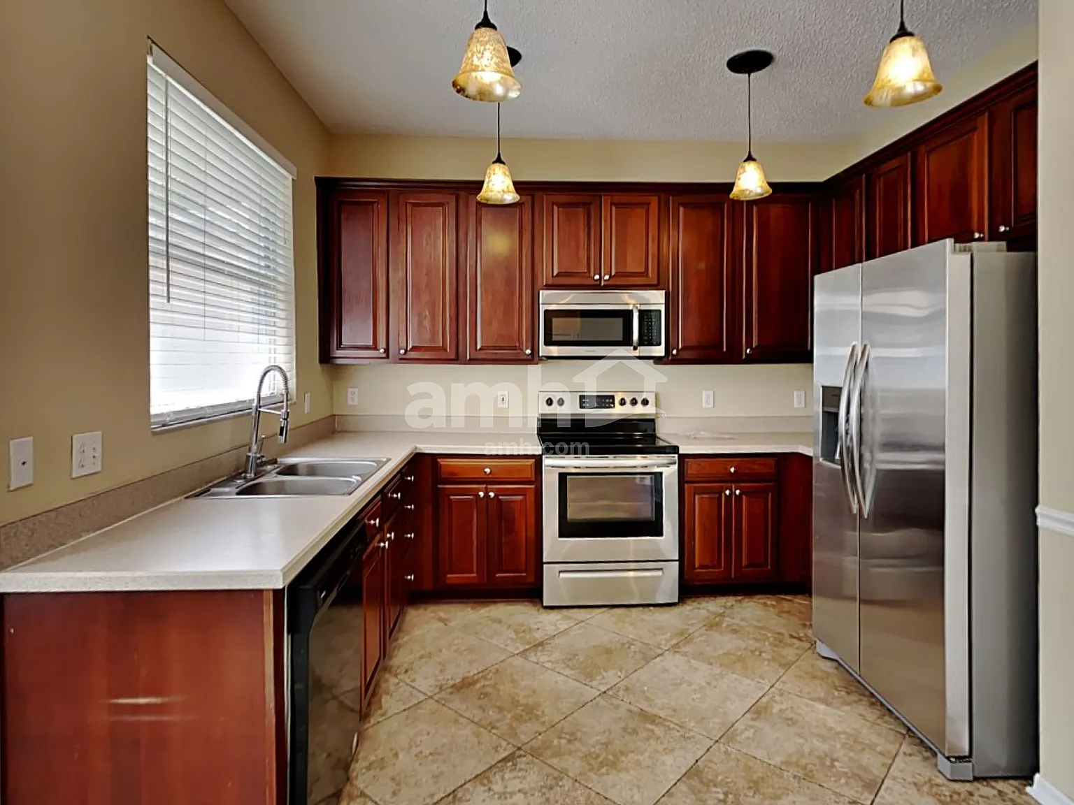 4 bed, 2.0 bath, 2460 sqft, $3,045 — Photo 3