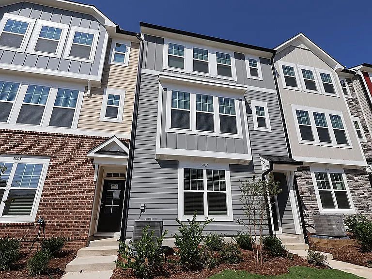 1st image of 5007 Jowetts Walk Dr