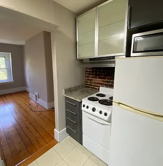 39 Monument Sq #3B — Photo 3