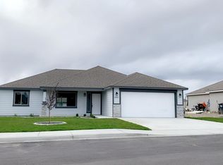 4402 Chilcotin Ln, Pasco, WA 99301