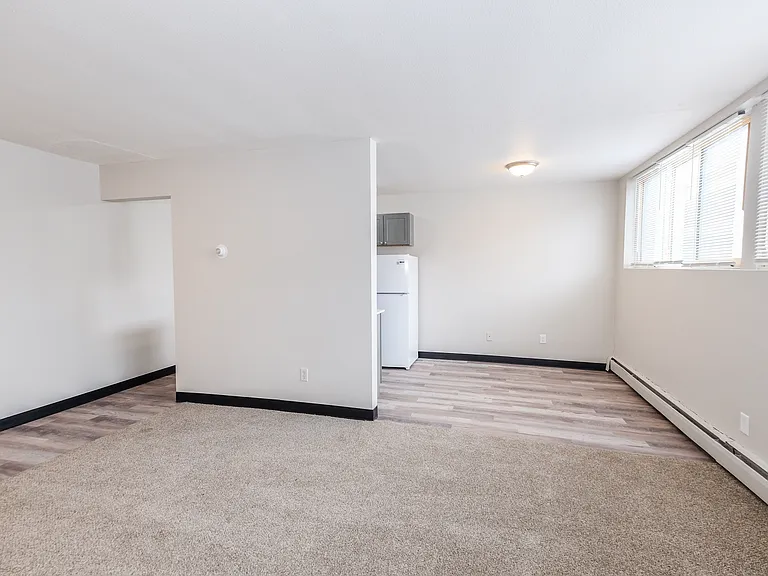 Hiawatha Court — Photo 40