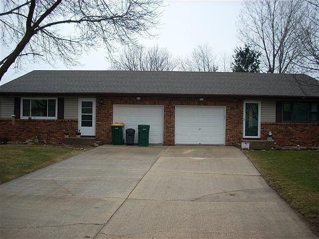 1st image of 105-107 Woodview Dr