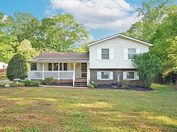 2nd image of 104 Larchwood Dr