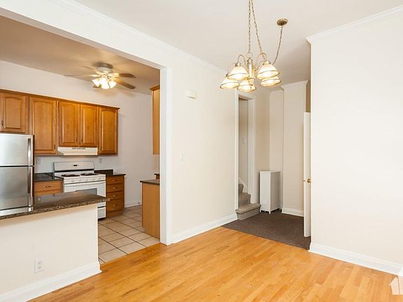 3rd image of 2324 W Montana St