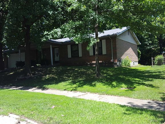 3rd image of 6708 English Oak Dr