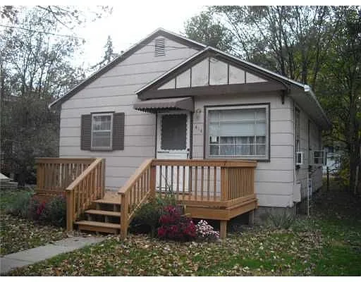 416 S Fairview Ave photo 1