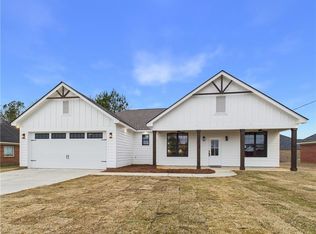 35 Ridgebrook Dr, Phenix City, AL 36869