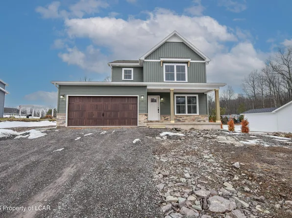 50 Saddle Ridge Dr, Dallas, PA 18612