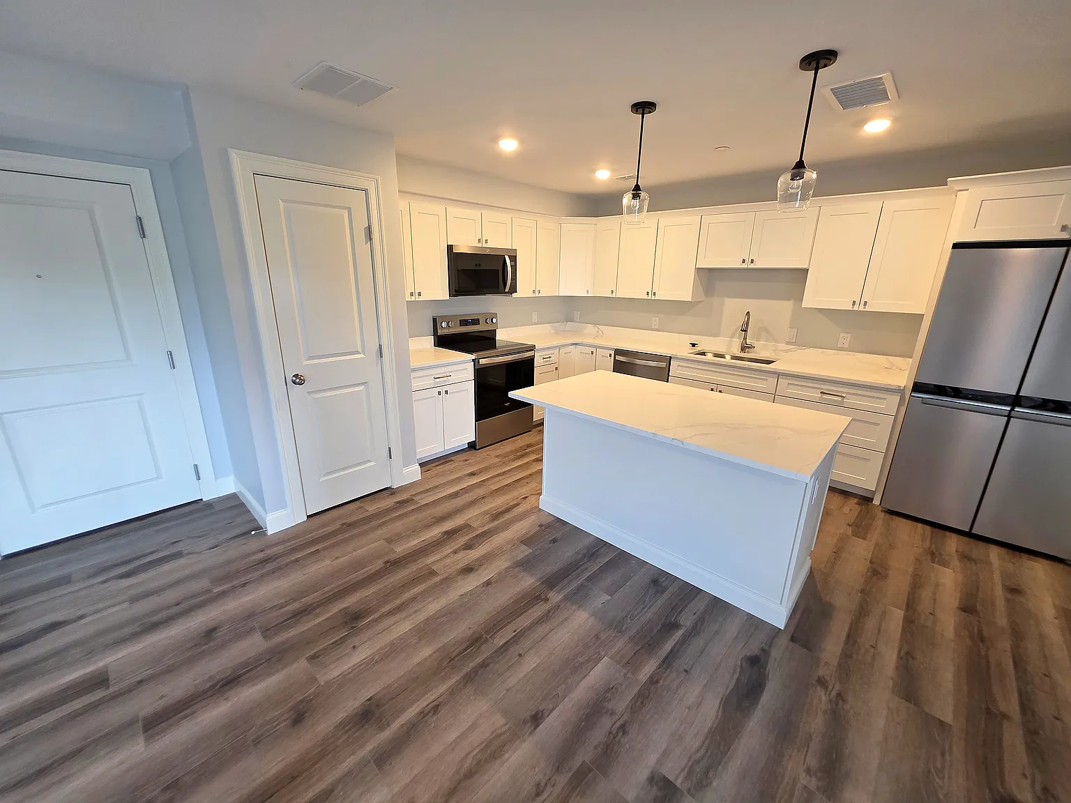 611 Salem St — Photo 2