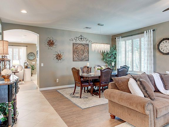4th image of 2459 E Carob Dr
