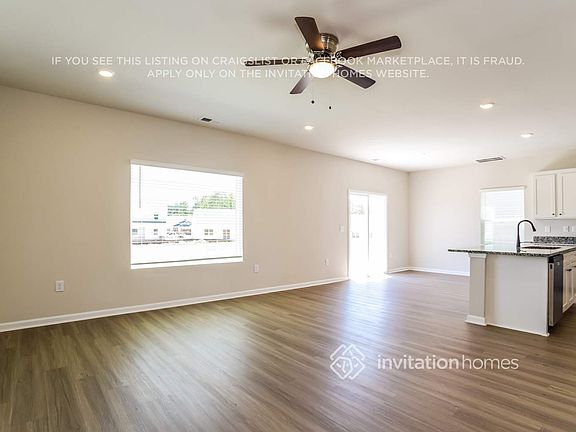 4th image of 3363 Fox Hall Dr