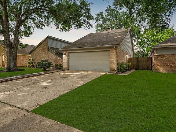 2nd image of 6214 Saint Anne Forest Drive