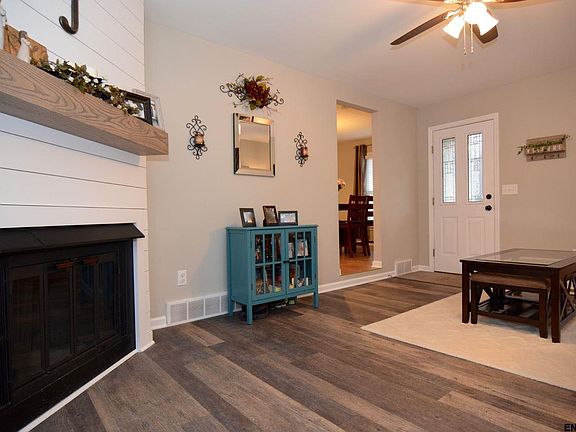 4th image of 7 Longwood Dr