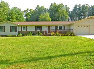 246 Ridgeview Dr, Mount Airy, NC 27030