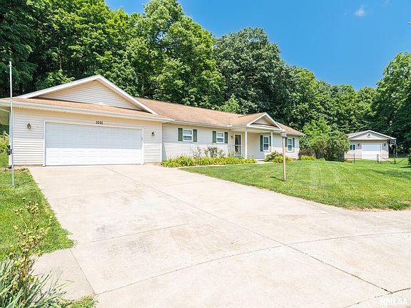 2nd image of 1001 Brookview Ct
