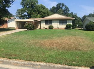 2718 Azalea Dr, Greensboro, NC 27407