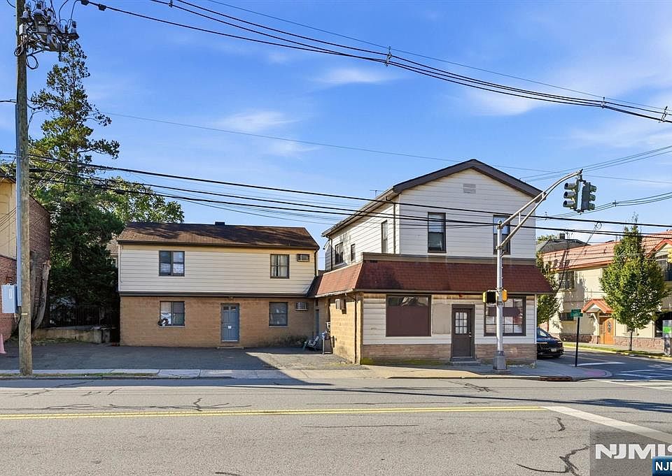 1st image of 235 Centre Street