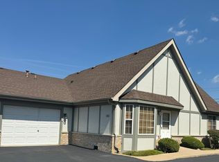 1666 Willow Circle Dr, Crest Hill, IL 60403