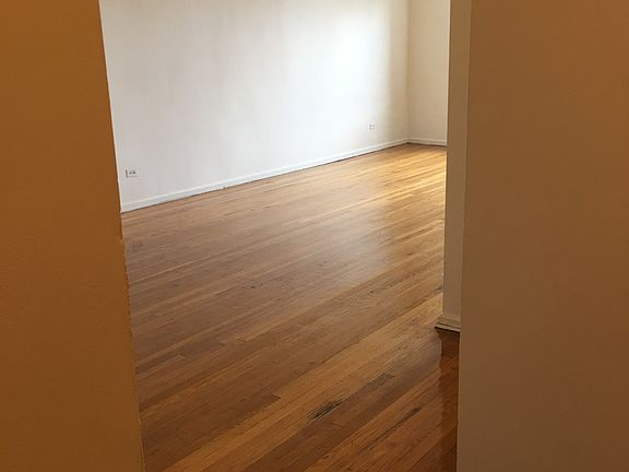 3rd image of 21610 77th Ave #3N