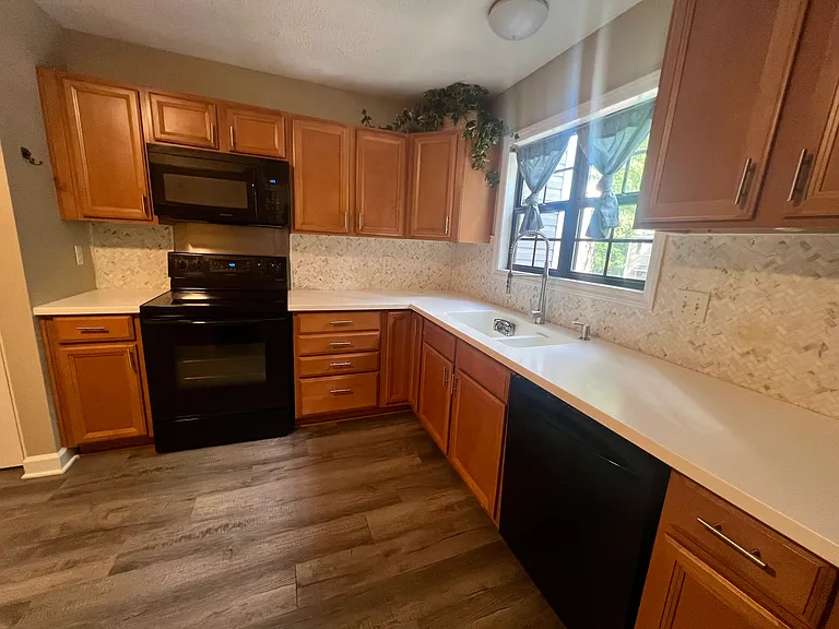 2 Willow Bridge Dr #2 — Photo 4