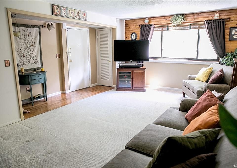 1st image of 307 Cortland Dr